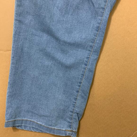 PRETTYLITTLETHING PLUS Light Wash Hi Waist Skinny Jeans Sz 20 - Picture 7 of 15